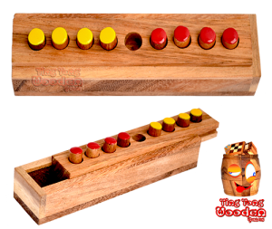 Changing Four ein Spiel für 1 Spieler aus Monkey Pod Holz mit den Maßen 3,5 x 15,5 x 3,5 cm