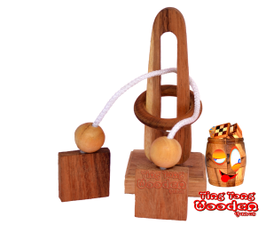 Lord of the Ring schweres Schnurpuzzle Ring und 2 Kugeln in den Maßen 7,2 x 7,2 x 16,5 cm, monkey pod string brain teaser